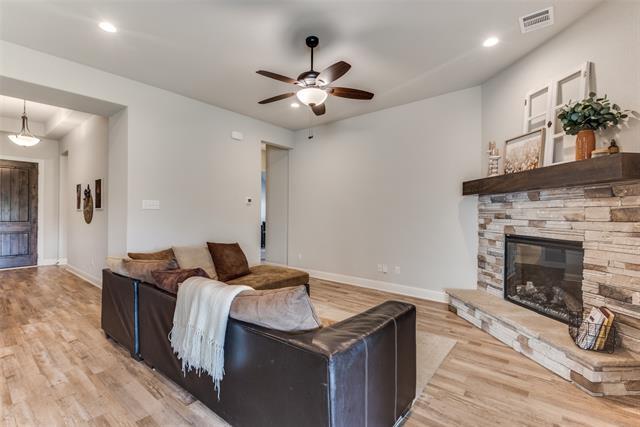 Building Photo - 4401 Dandelion Ln