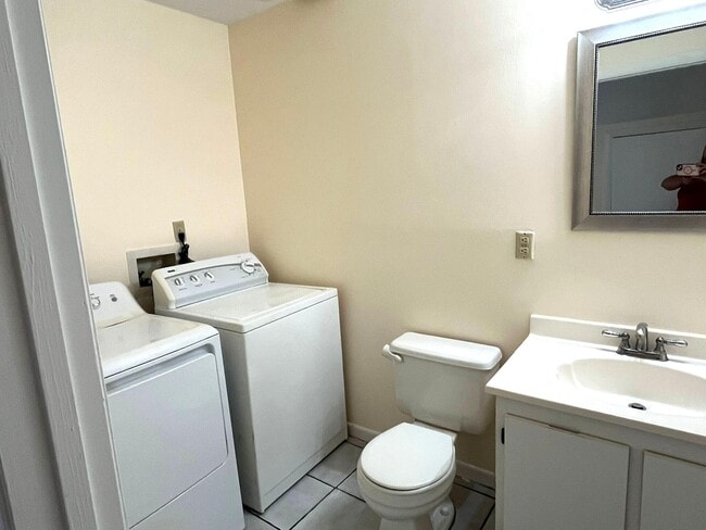 Building Photo - 4105 Inlet Cir