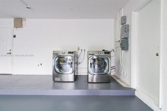 Building Photo - 5785 SW 160th Ave