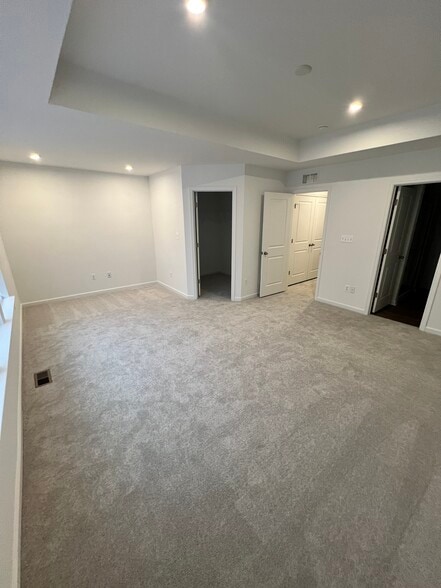 Building Photo - 620 Slick Terrace