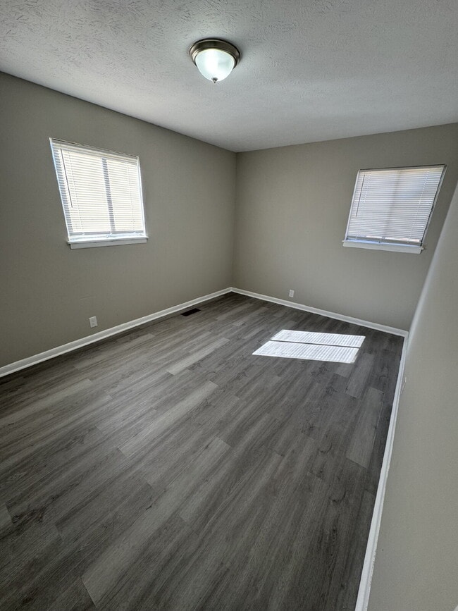 Building Photo - 120 Woodland Dr