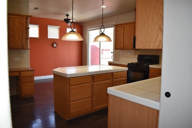 Building Photo - 870 Alabaster Ct