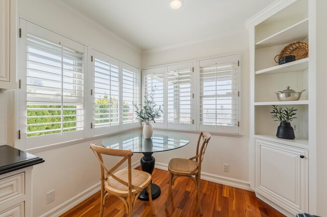 Building Photo - 426 Vía La Selva