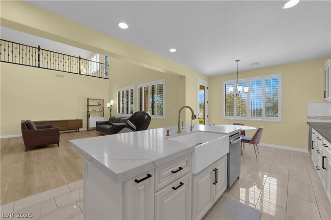 Building Photo - 608 Highland Bluff Way