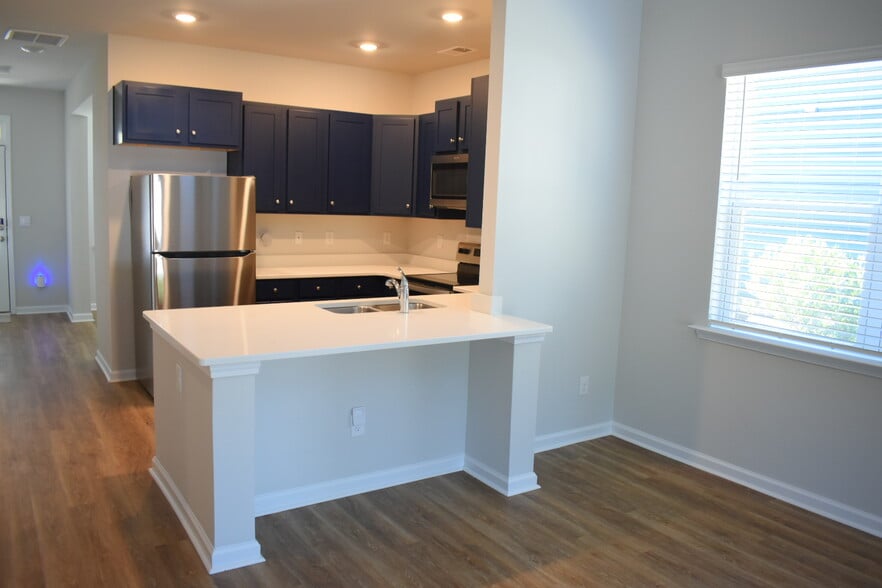 Building Photo - 1070 Clapboard Ln