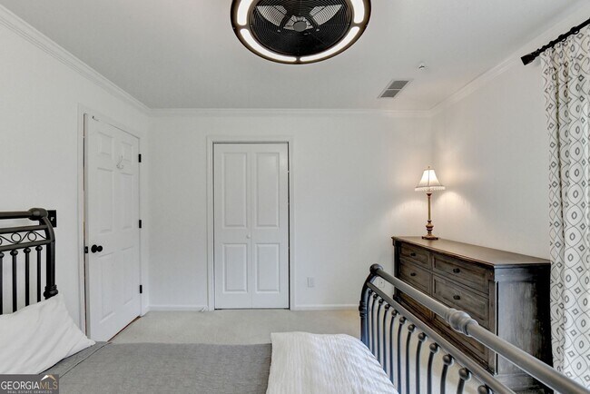 Building Photo - 2611 Briers N Dr