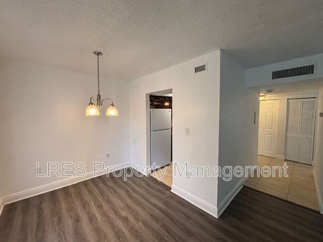 Building Photo - 4725 S Texas Ave