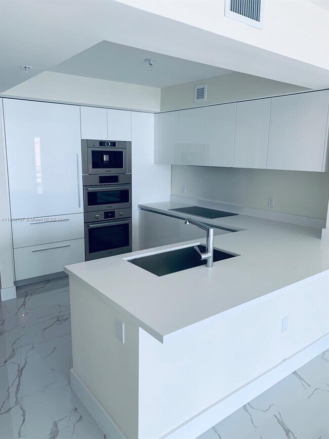 Building Photo - 330 Sunny Isles Blvd
