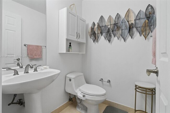 Building Photo - 18413 NE 27th Ct