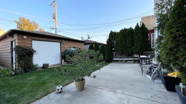 Building Photo - 4943 N Marmora Ave