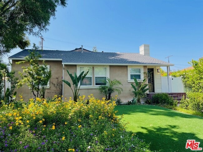 Building Photo - 13964 La Maida St