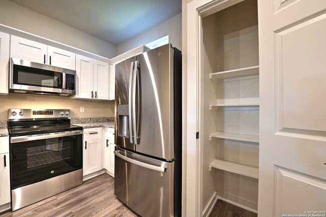 Building Photo - 11323 Clearmine St