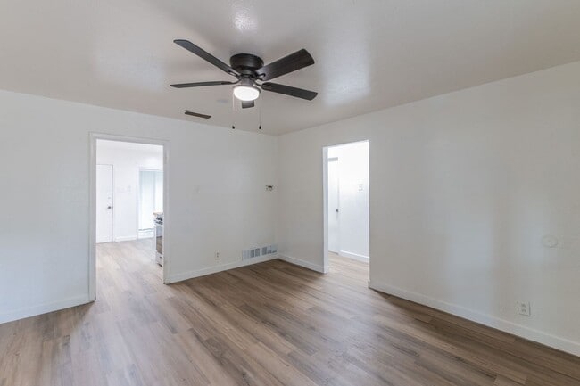 Building Photo - Remodeled 2BR Home w/ Fenced Yard – Only $1395
