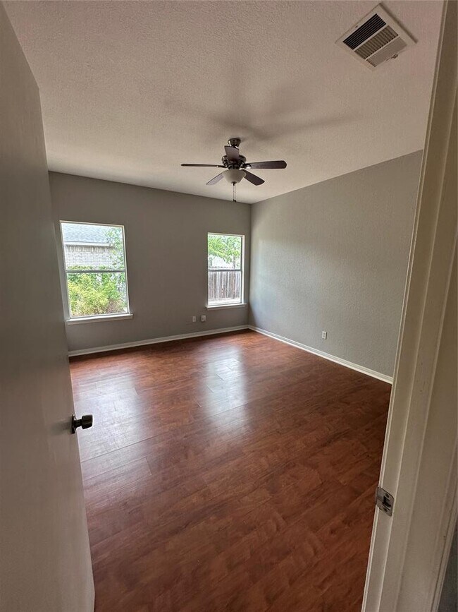 Building Photo - 4500 Silverstone Dr