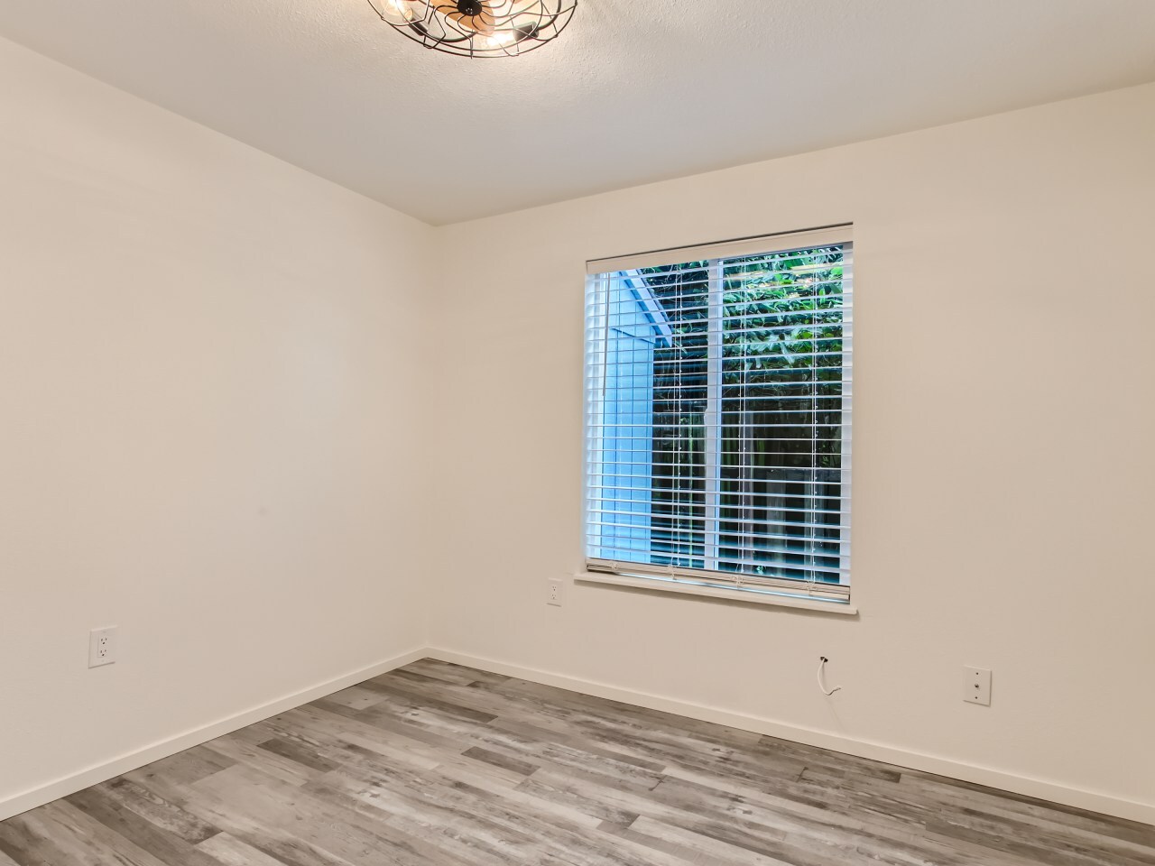 Building Photo - 4606 NE Lombard St