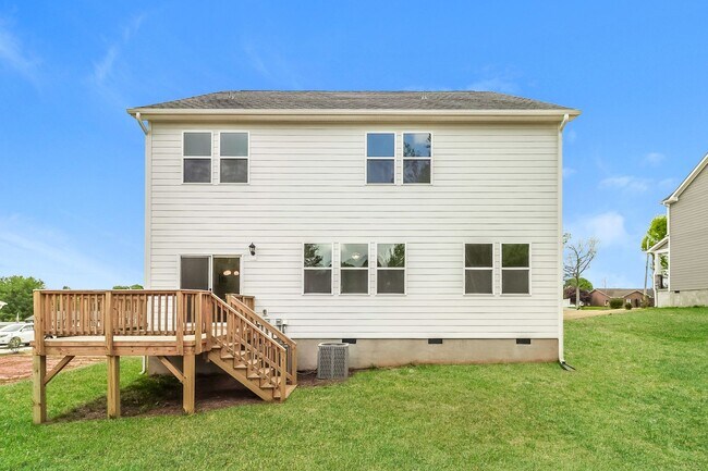 Building Photo - Beautiful 4BR 2.5BA Home w/ Full Appliance Kitchen • Garage Parking •