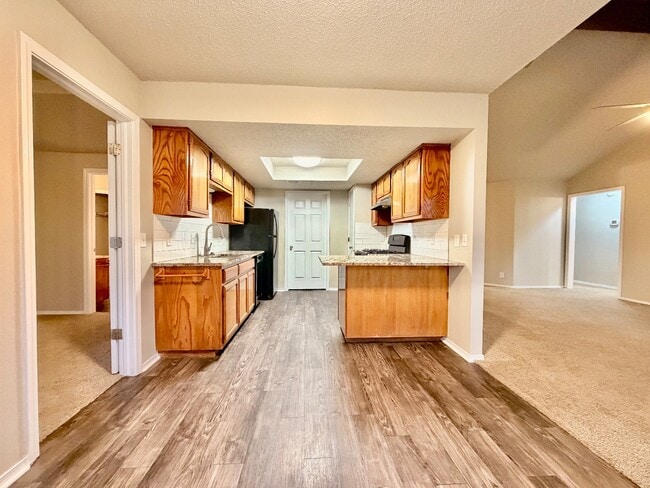 Building Photo - 10802 E 101st St N