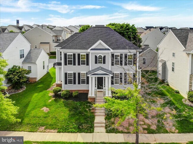 Building Photo - 240 Davis St