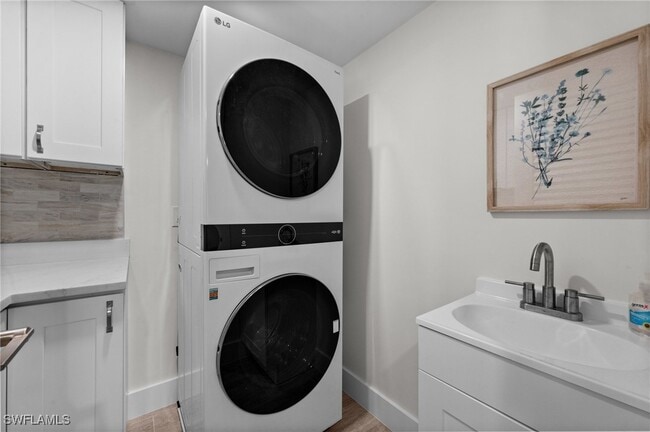 Building Photo - 3400 Gulf Shore Blvd N