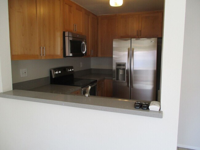 Building Photo - Linda Vista 2nd floor Studio w/Balcony