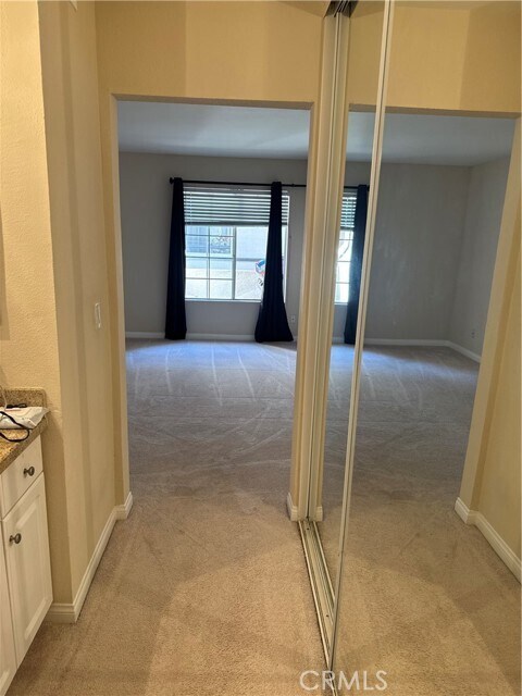 Building Photo - 5530 Owensmouth Ave