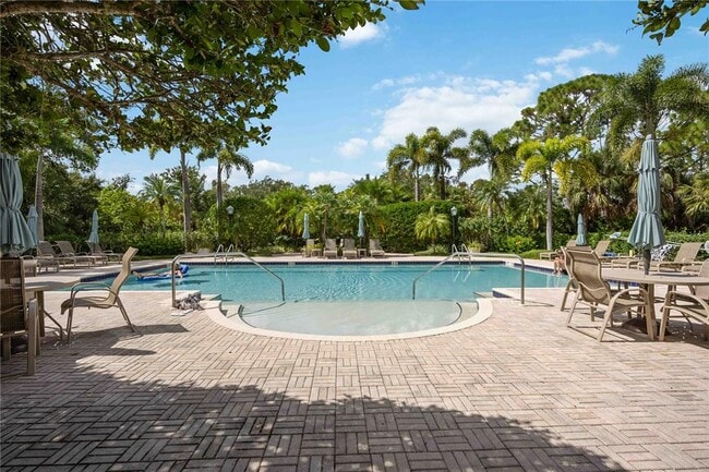 Building Photo - 5290 Descanso Ct