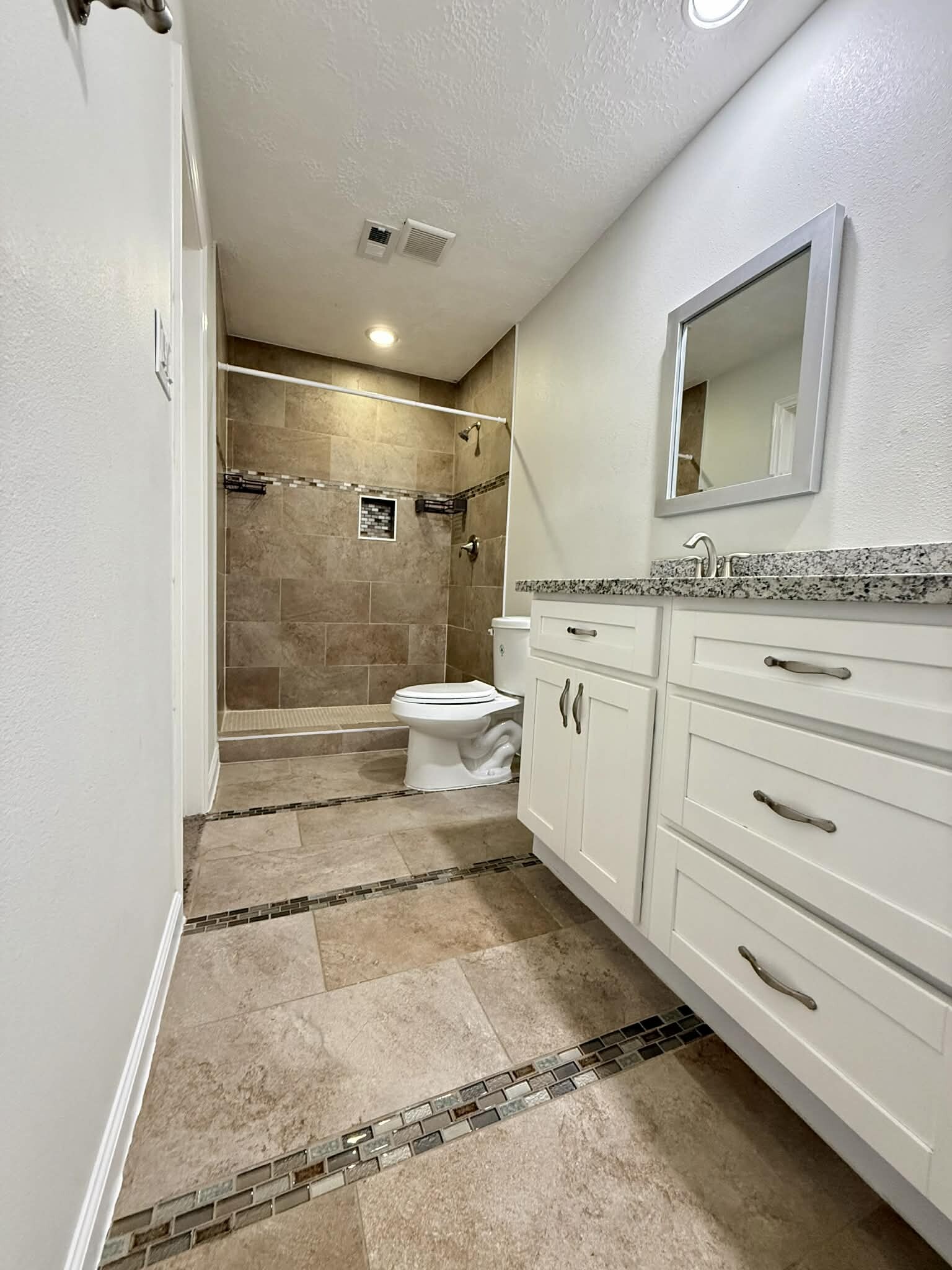 Building Photo - 1906 Savanna Ct N