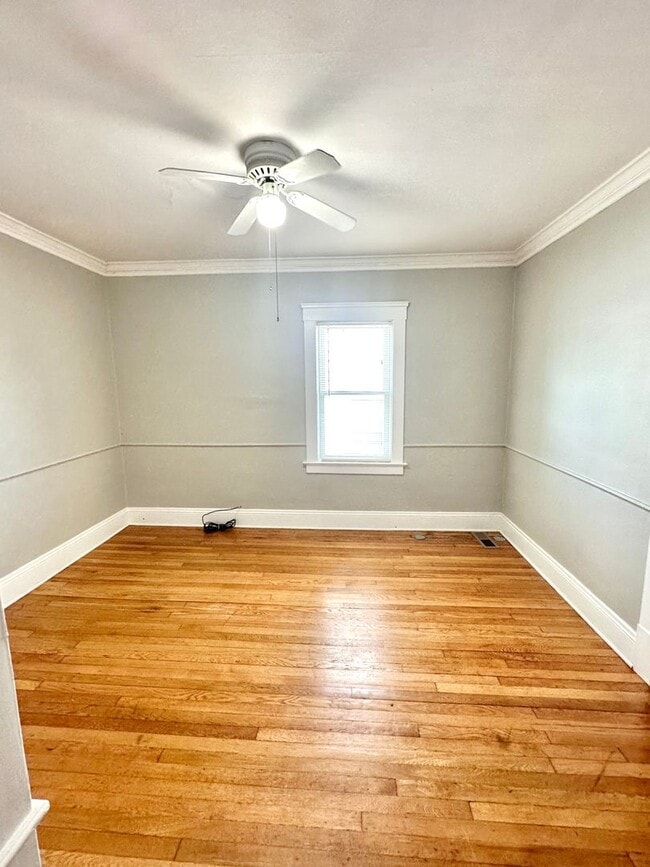 Building Photo - 2284-6 South Overlook Road