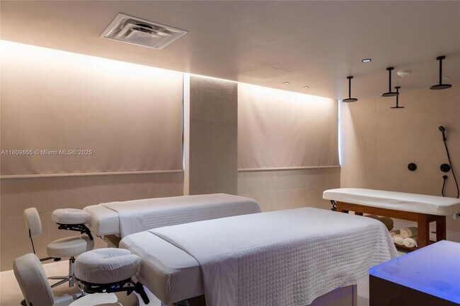 Building Photo - 159 NE 6th St