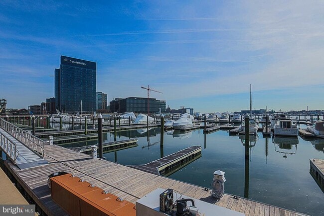 Building Photo - 675 S President St