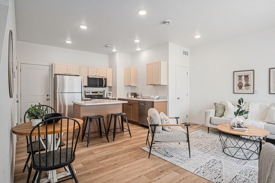 Primary Photo - The 41Ellis