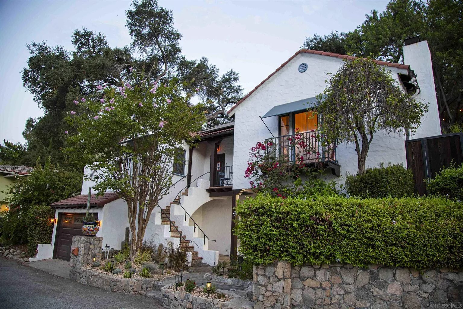 Building Photo - 2925 Graceland Way