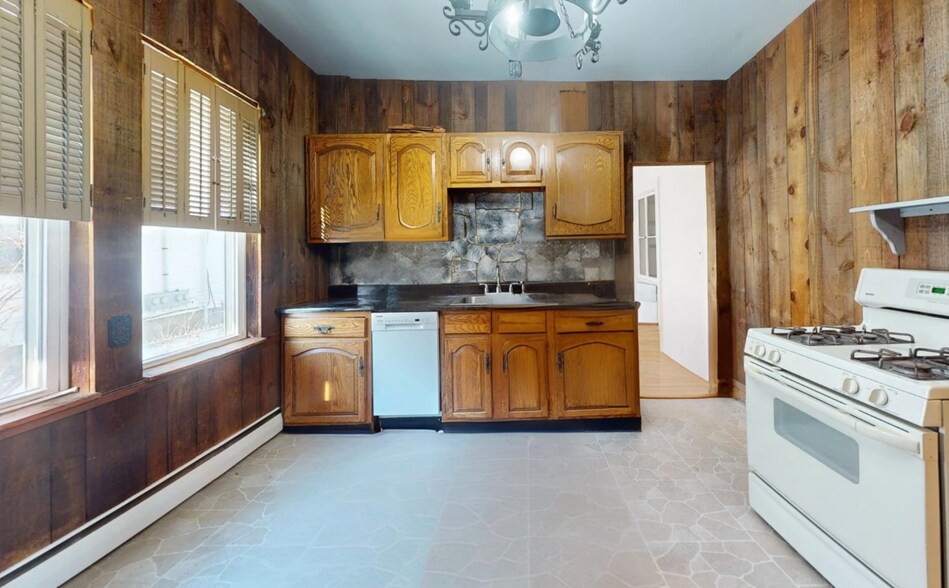 Building Photo - 5 Aldie St