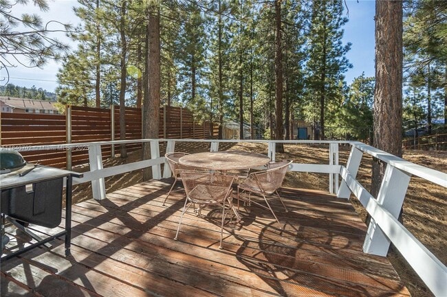 Building Photo - 448 Quail Dr