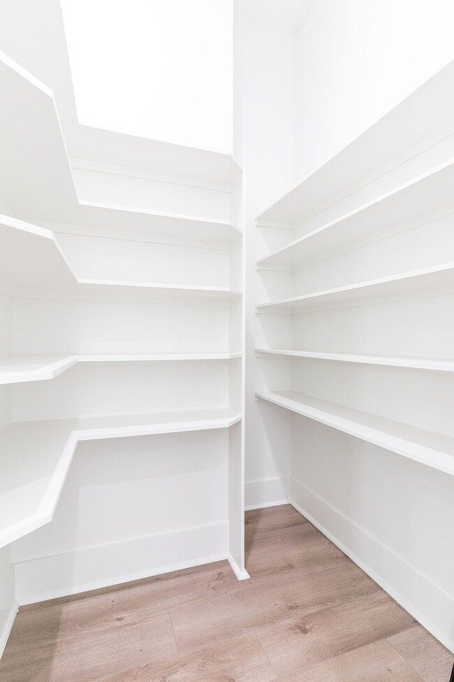 Building Photo - 5703 Dolores St