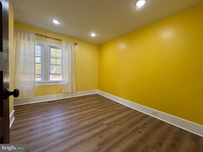 Building Photo - 208 Vineyard Rd