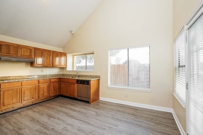 Building Photo - 14635 S Hearthstone Green Dr