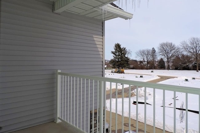 Building Photo - LUXURY CONDO - AVAILABLE NOW - MOVE IN PROMO