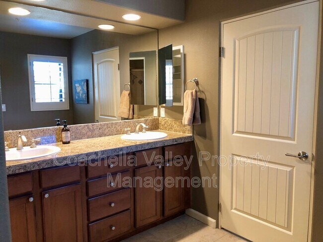 Building Photo - 233 Villorrio Dr E