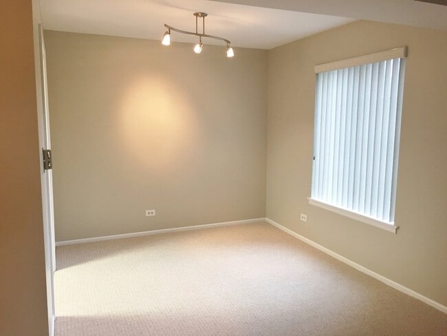 Building Photo - 1455 Shermer Rd