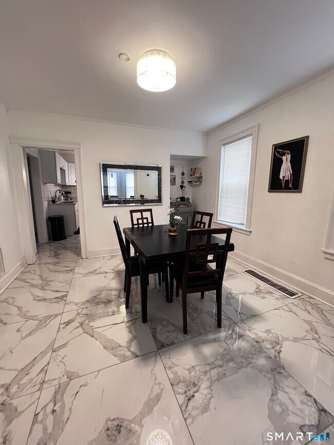 Building Photo - 54 Ward Pl