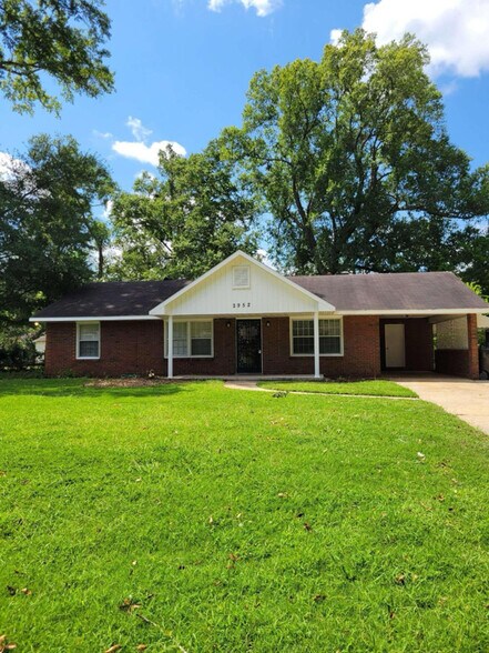 Primary Photo - 2952 Peyton Dr
