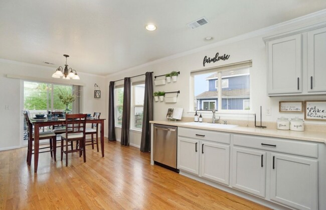 Building Photo - 9611 Marmot Ridge Cir