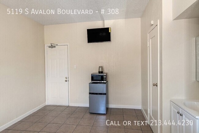 Building Photo - 5119 S Avalon Blvd