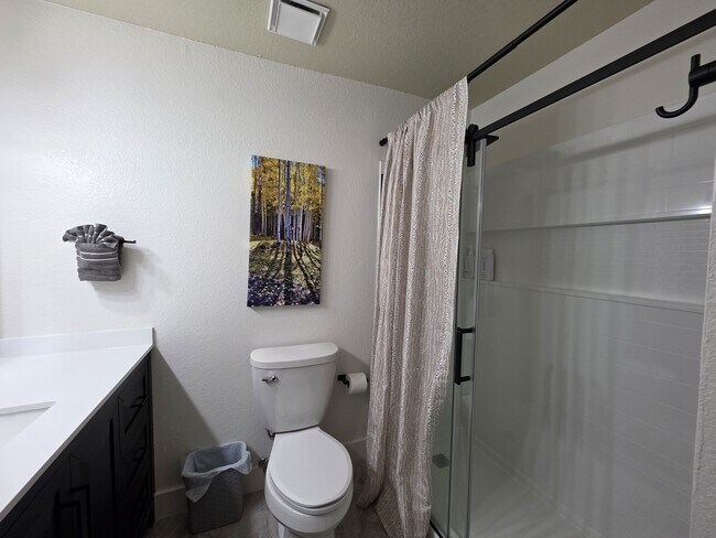 Building Photo - 7507 Tall Pine Dr