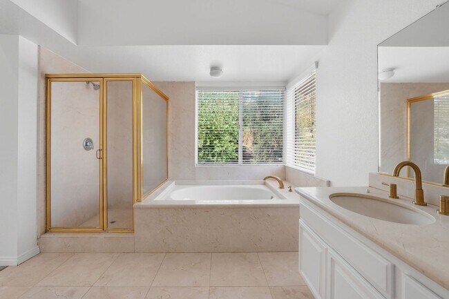 Building Photo - SPACIOUS 4 BEDROOM, 3 BATH HOME WITH 3-CAR GARAGE!