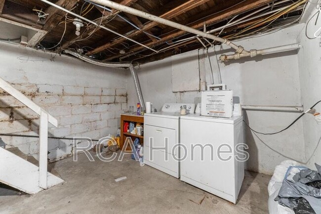 Building Photo - 524 1/2 E Raymond St.