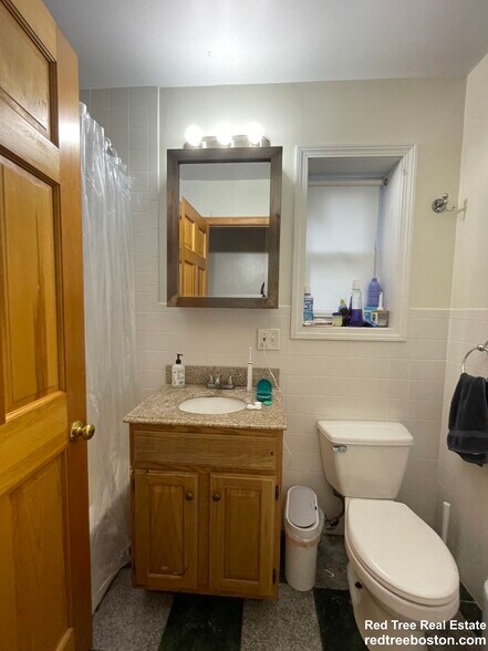 Building Photo - 127 Cedar St