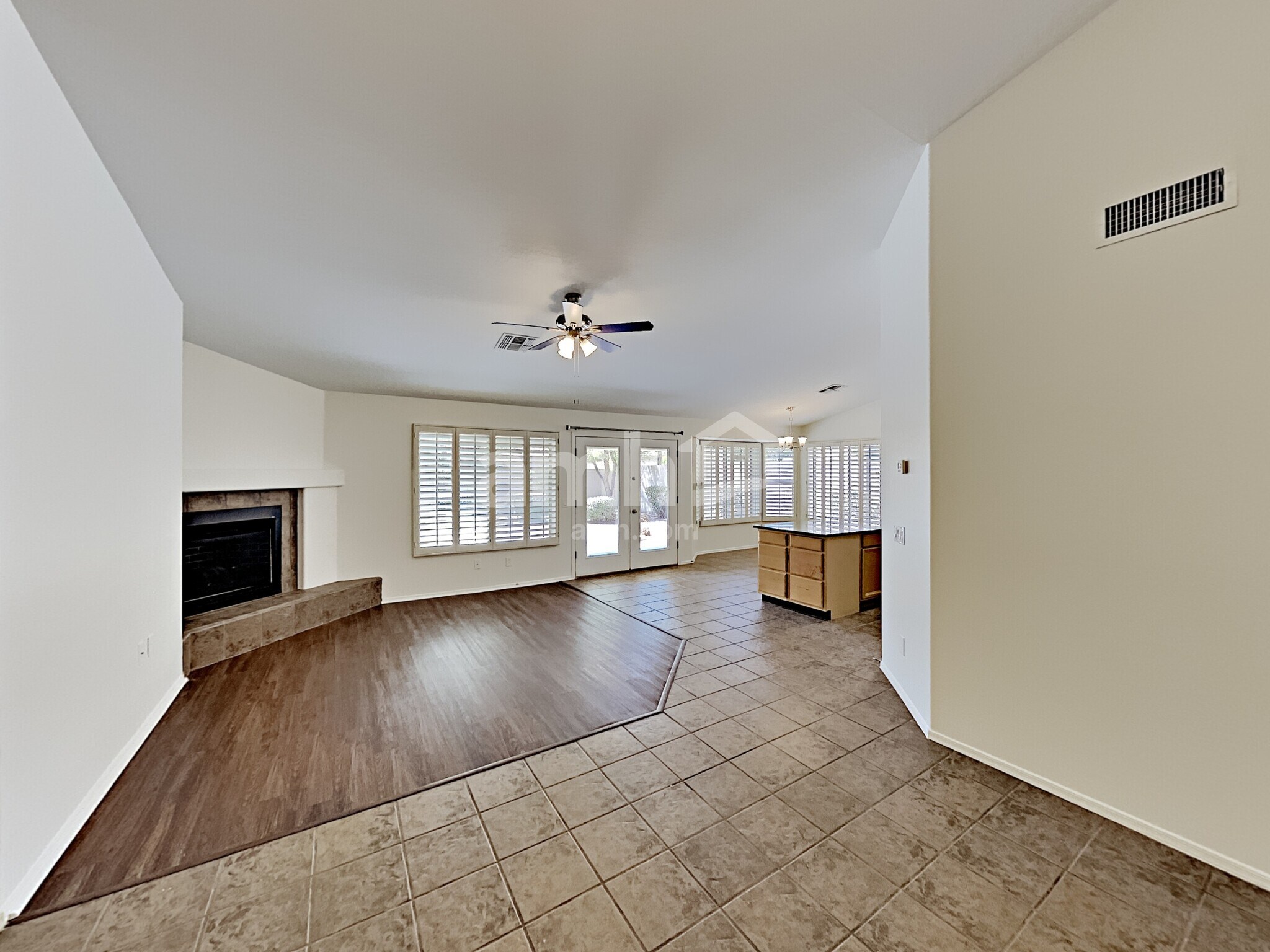 Building Photo - 12729 W Earll Dr