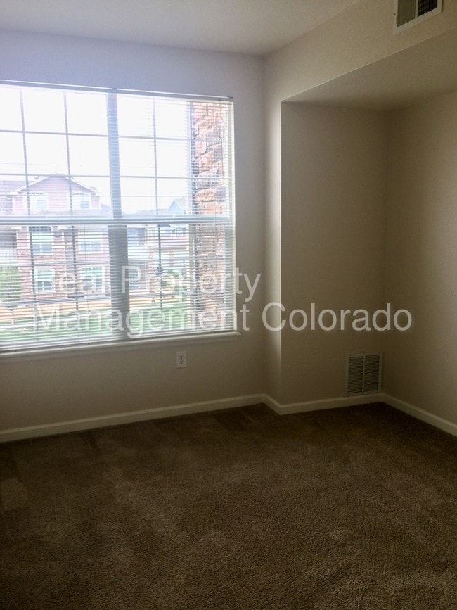 Building Photo - Wonderful 2 Bedroom Condo in Windmill Creek!